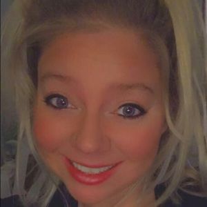 Meet your Posher, Alicia